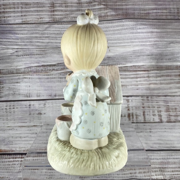 Precious Moments 1981 Figurine, Bless This House,#E-7164 - Picture 2 of 8
